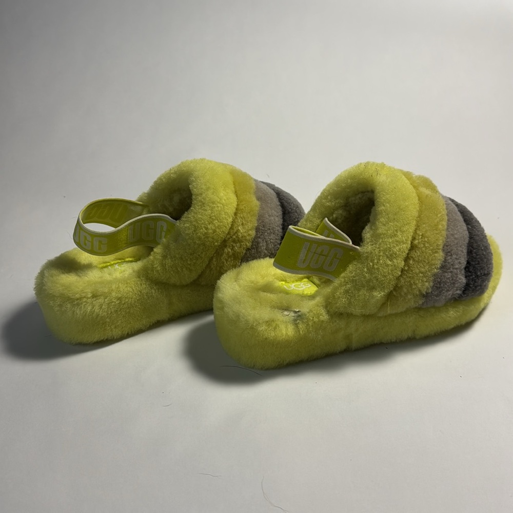 Ugg Slipper - image 3